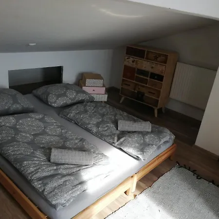 Ujkapu Sunshine Ráb