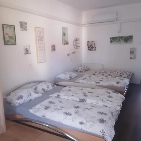 Ujkapu Sunshine * Győr