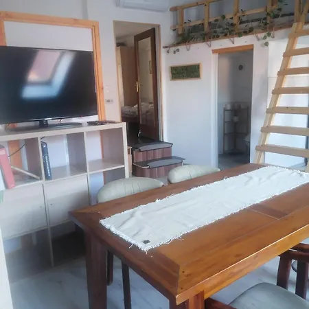 Ujkapu Sunshine Appartamento *